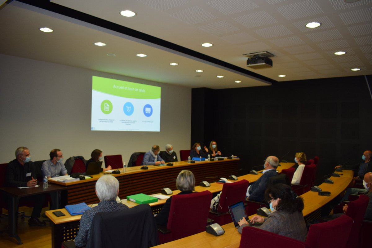 MpnMsa's tweet photo. @MpnMsa, #Monteils #Aveyron 
Lancement d'un projet de création d'une #Marpa
👉travail étroit avec les partenaires, dont ceux impliqués dans le service aux personnes âgées, très ancrés dans le champ de l’action sociale et solidaire.
🏡Marpa : résidence autonomie à taille humaine https://t.co/KxOoGYuGm7