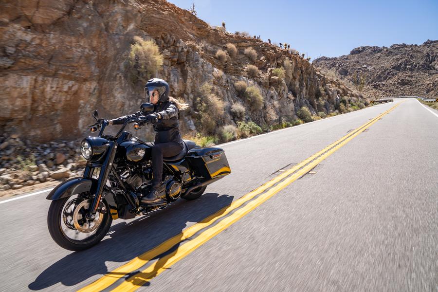 ChesterHD's tweet photo. Name something better than two fists in the wind on the open road.... we'll wait 😉 https://t.co/pcRIMtAJ3C