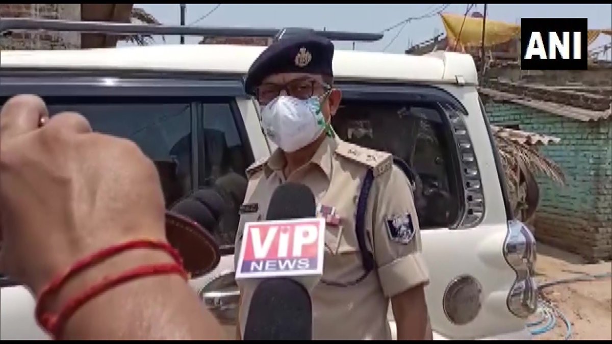 ANI's tweet photo. Bihar | An explosion took place in Banka district. 

"Madarasa wasn't functional due to lockdown. We're waiting for FSL team &amp; bomb squad to arrive at spot. There is no evidence of any injured person at moment. Cause of blast is yet to be ascertained," says Arvind Gupta, SP Banka https://t.co/Xwo1nmjJV5