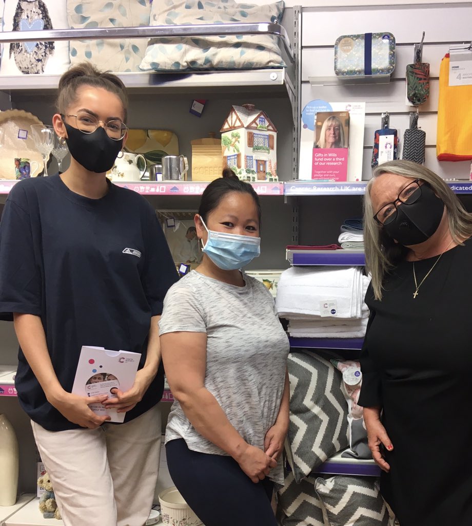 MagstersTable's tweet image. Felt so good to be back out with our wonderful supporters, staff and volunteers yesterday #togetherwewillbeatcancer @CRUK_Nallerton @CRUKShops #giftsinwillssavelives