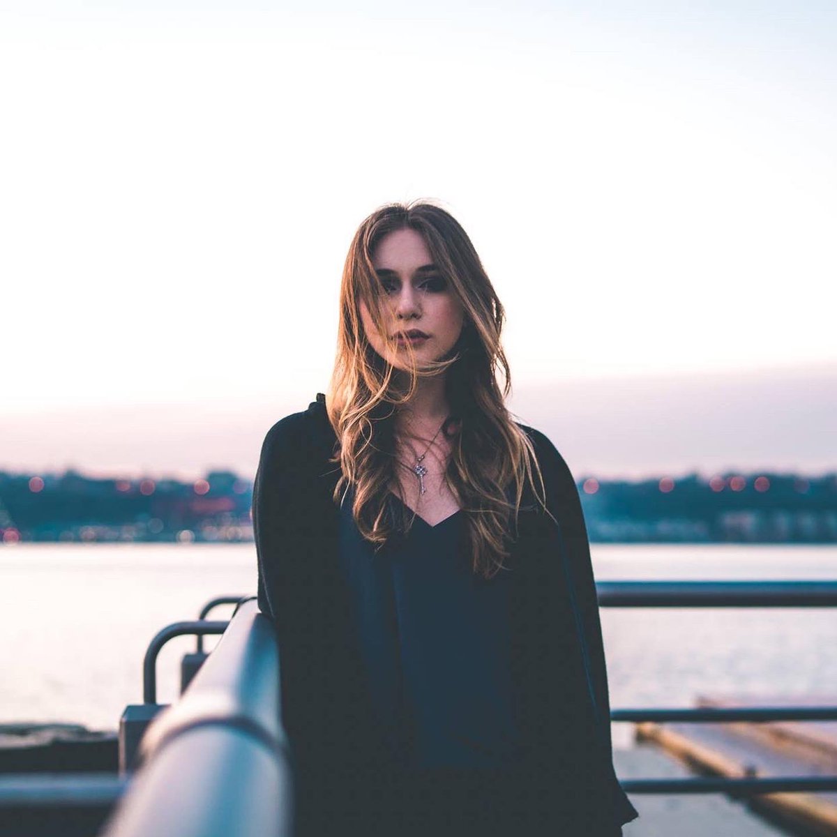 tipsyrecordings's tweet image. @Kayliox is back with a massive tune this Friday with @JessicaChertock . Stay tuned for “Lighter” ✨