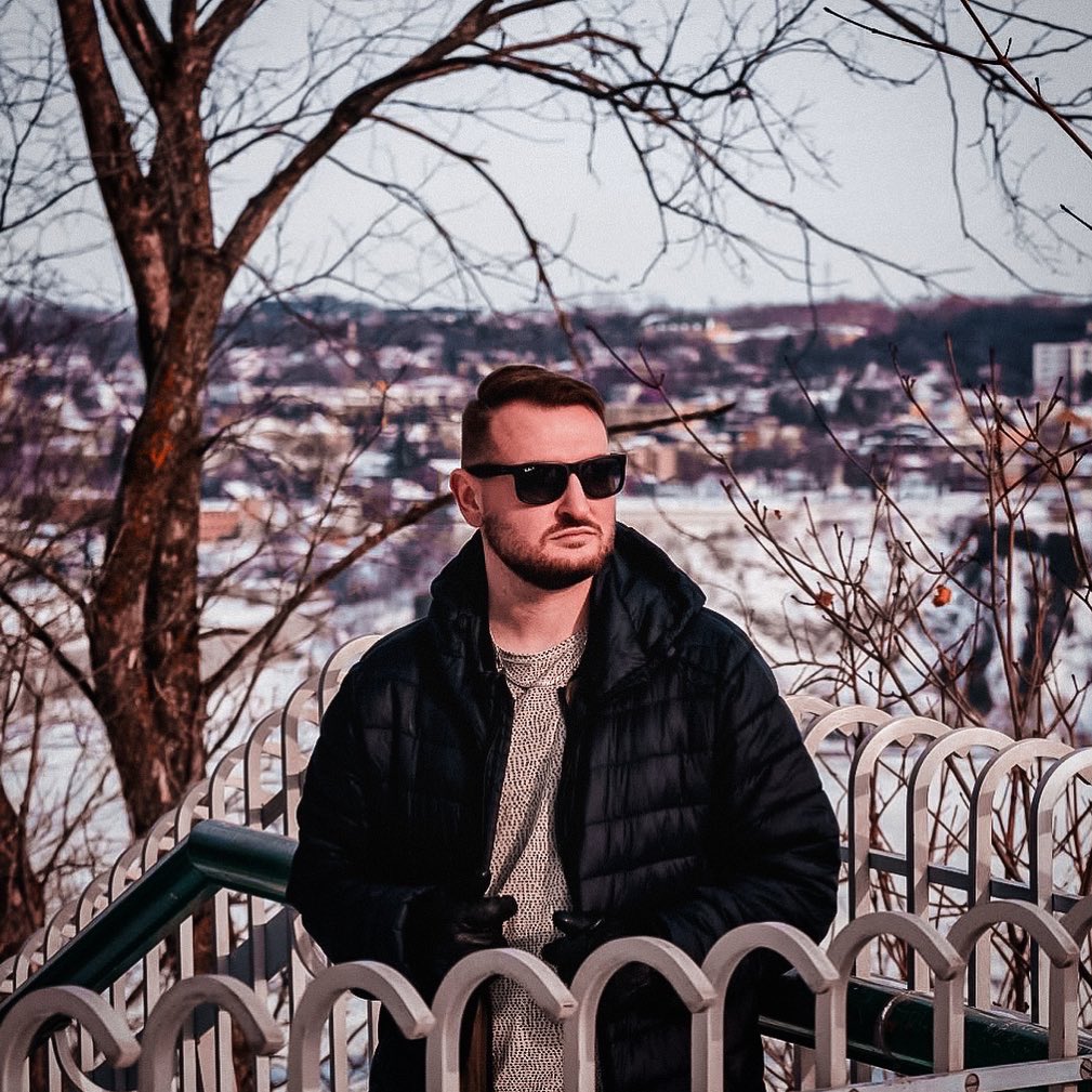 tipsyrecordings's tweet image. @Kayliox is back with a massive tune this Friday with @JessicaChertock . Stay tuned for “Lighter” ✨