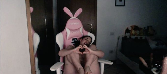 💣 https://t.co/QikWXYHXC4<a href="/tag/camgirls"class="tags"><span>#camgirls</span></a>