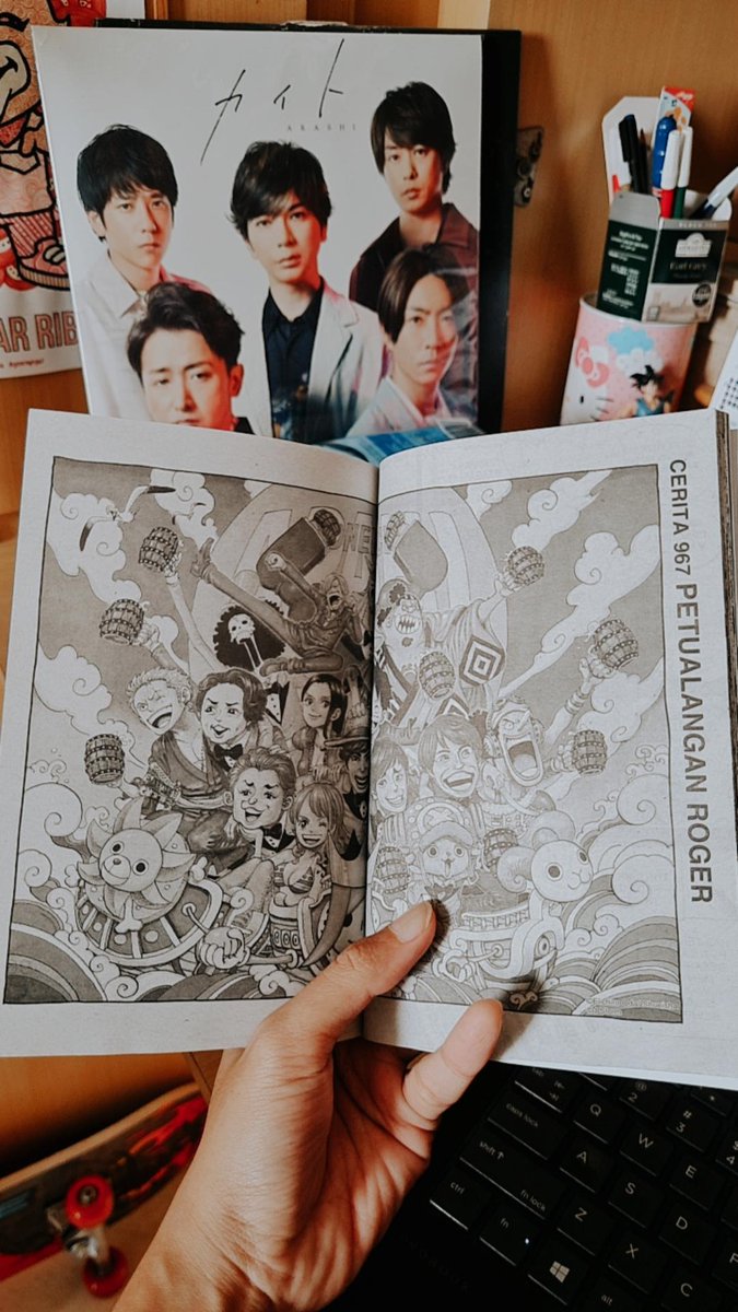 karin0punx's tweet photo. Love this volume! Because there's @arashi5official in it! 😆🥰 #ONEPIECE
#vol96
Actually I love all of One Piece's volumes tbh 😘
Kaget sesaat terus terharu liatnya~ @koiizlaff @deeRahmawati @FranksieNumb8 🤧 https://t.co/1NI8v3DU1G