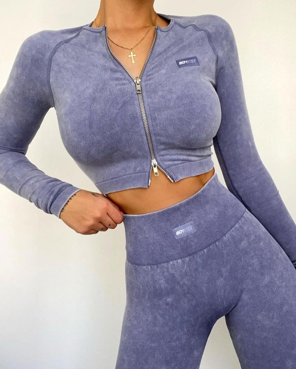 ohpolly's tweet photo. #TEAMBOANDTEE this is your final warning to grab 40% off everything BLUE online for Bo+Tee Bonus Week ✨💥 

Wanna WIN a full blue look on us? Blow up this tweet and drop a '💙' below and we will pick FIVE lucky winners before 1pm today ✨

Go, go, GOOOO 🌬️🌬️ https://t.co/d97Uafv84q