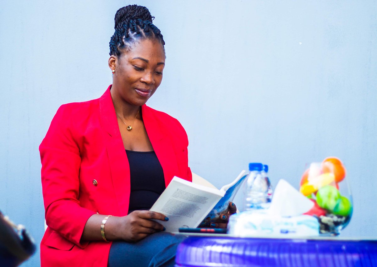 Hello cher mien

Certaines facettes des situations de la vie peuvent s'apparenter au départ à des défaites, des échecs. 
Toutefois, avec du recul, tu comprendras qu'elles étaient précurseuses de bénédictions et même porteuses de victoires. 

Excellente semaine.❤

#Inspiration