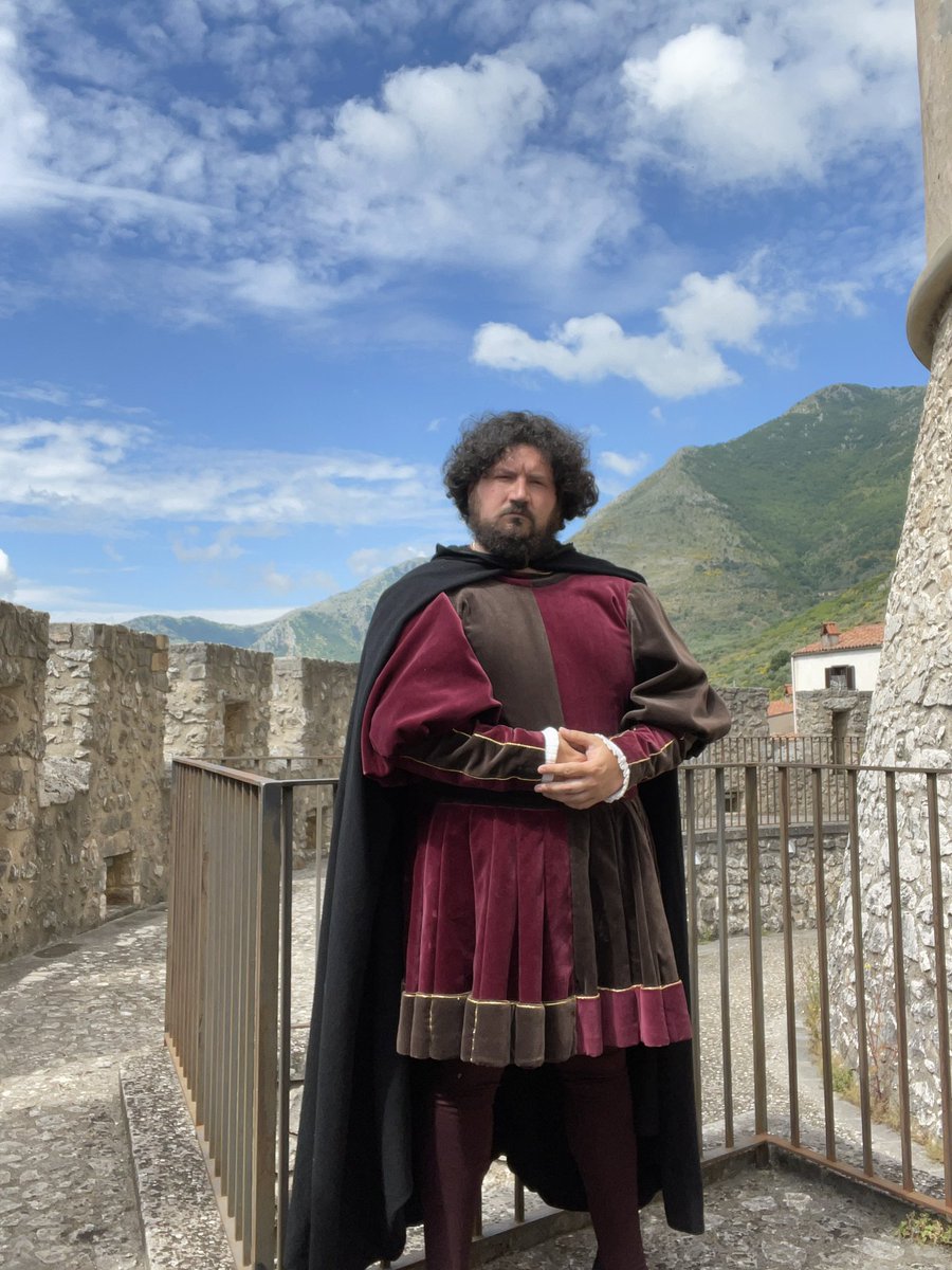 Kentel_'s tweet photo. Intanto sul set di “Paese che vai”… @RaiUno #Venafro #CastelloPandone https://t.co/4dTYyRW7Gs