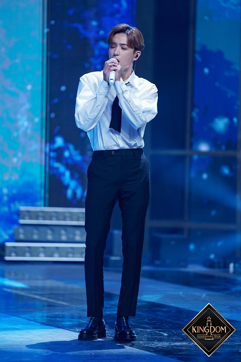 MNET_Kingdom's tweet photo. [PHOTOS] MNET released BTS photos from the special stage of the fourth and last mission 'WHO IS THE KING'. (2)

#KINGDOM #KINGDOM_LEGENDARYWAR #ATEEZ #BTOB #IKON #SF9 #STRAYKIDS #THEBOYZ https://t.co/BWN9ppyqiV