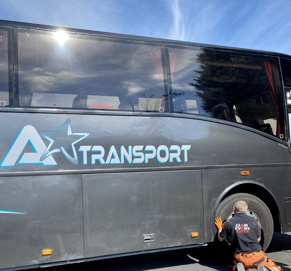 The joys of a slow puncture! 🤦‍♀️ Thanks for the replacement Liam Evans Tyres 👍 Grateful it happened in the yard and in the sunshine!! 🥴😎
#puncture #repair #tyre #replacement #roadside #coach #minibus #telford #shrewsbury #sunshine