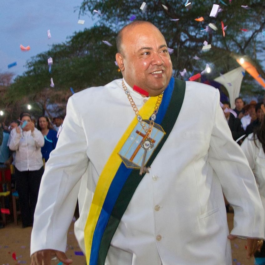 Hoy, luego ya de varios años nos toca tomar decisiones que aunque para muchos pueden ser dura es una decisión PLENA la cual es no presentar mi nombre al proceso de selección o votaciones internas del <a href="/PartidoPSUV/">PSUV</a> para optar a la reelección de alcalde del municipio Miranda.