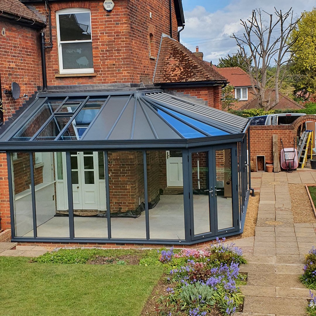 🤩🙌 We’re as excited as the people who live in this Harpenden house about them being able to now begin accessorising their new solid roof conservatory. 

Anthracite frames, two sets of French doors and an opening roof vent.