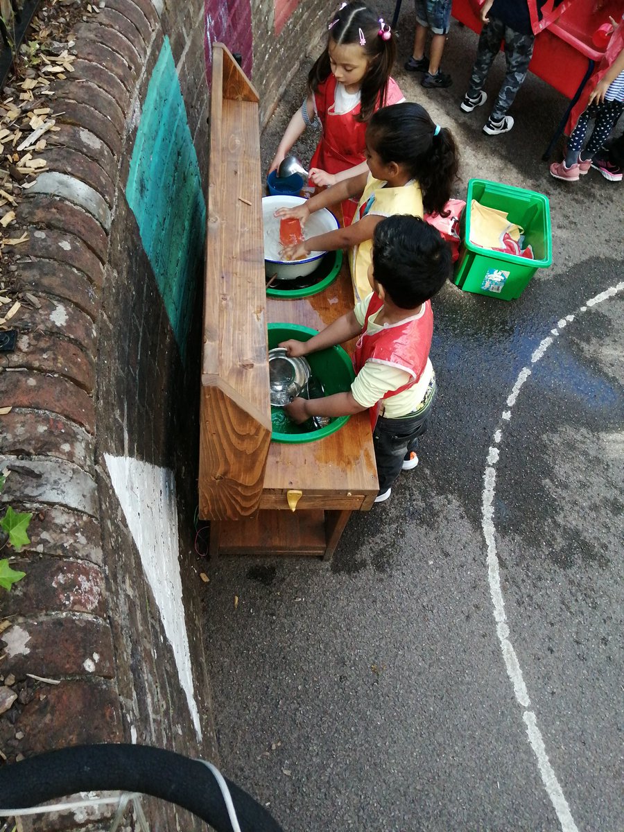 Water play in the garden today. Summertime in the nursery! Wonderful play in the fresh air and lots of busy active learners. ❤️