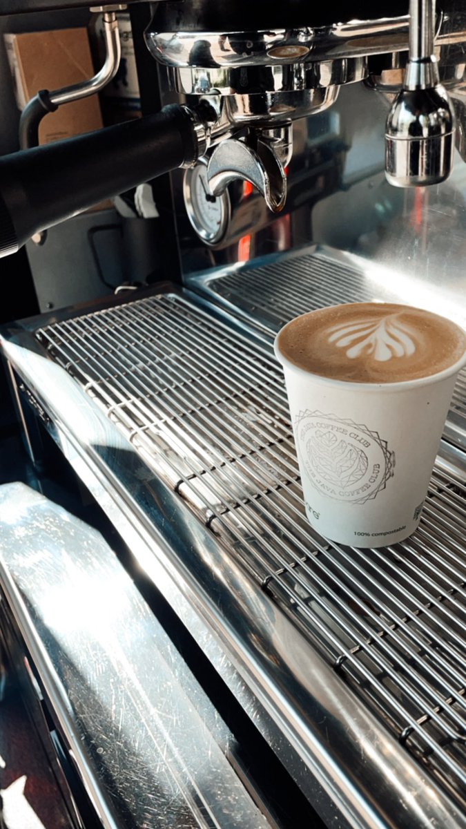 TheJavaCoffeeC1's tweet image. Never to warm for a flat white ☀️ ☕️ #thejavacoffeeclub #grantchester #coffeevibes #kickstarttheday