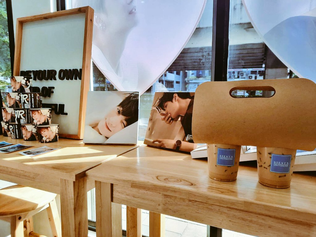 minnimh's tweet photo. นอกจาก JR จะน่ารักมากแล้ว อยากอวยขนม และกาแฟ อร่อยมากๆจริงๆค่ะ happy happ:) #HAPPY27THLOVEWITHJR https://t.co/LwIISElDXs