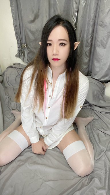 最近一天只吃一餐肚子終於有瘦一點點了呢🤣 https://t.co/5cplhZrkTy