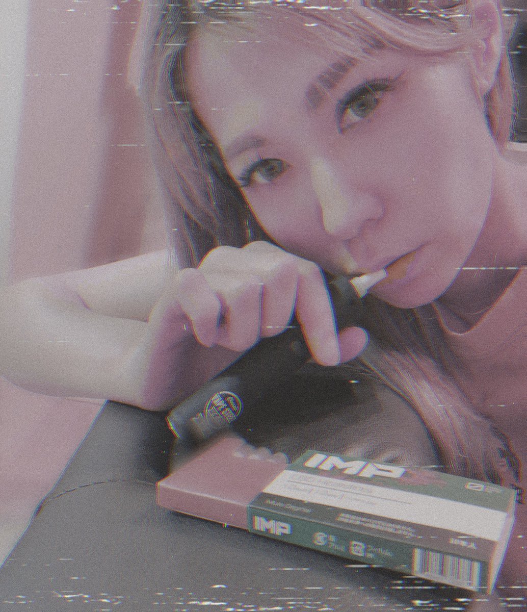 sub_rhyme_'s tweet photo. VAPESTEEZの電子タバコとIMP
タバコもろくに吸った事ないけど、いただきました(*´▽`人)

初体験むせた🤣

人類で吸うのは麺類と男だけにします！
つまりMEN類
なんつって！(´･∀･｀)

しばらくそっち吸いません😃

#VAPESTEEZ #電子タバコ #ラッパー #日本語ラップ #streamer #ライバー #17LIVE https://t.co/fFec6FImlD