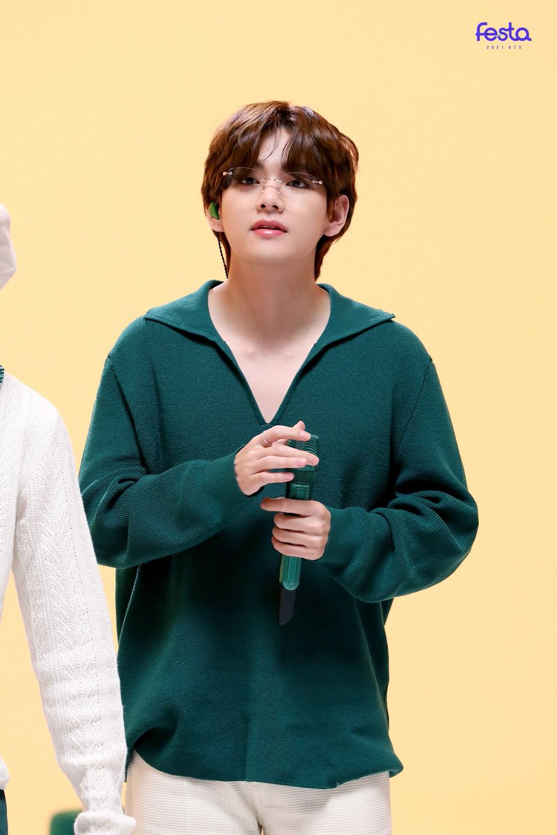BTSMalaysia's tweet photo. 📷 210608 BTS Official Weverse Update #BTS #JIMIN #V 

[#2021BTSFESTA]
BTS ROOM LIVE Preview Cut

#2021BTSFESTA #BTS8thAnniversary
#BTS_ROOM_LIVE🎤 
#RoomSet🎵 #ILikeItIs_AMust👍
#DoNotUgh_LookHere👀 #Please_WaitForAMoment (Telepathy)💜 https://t.co/r4nGjPtKWb