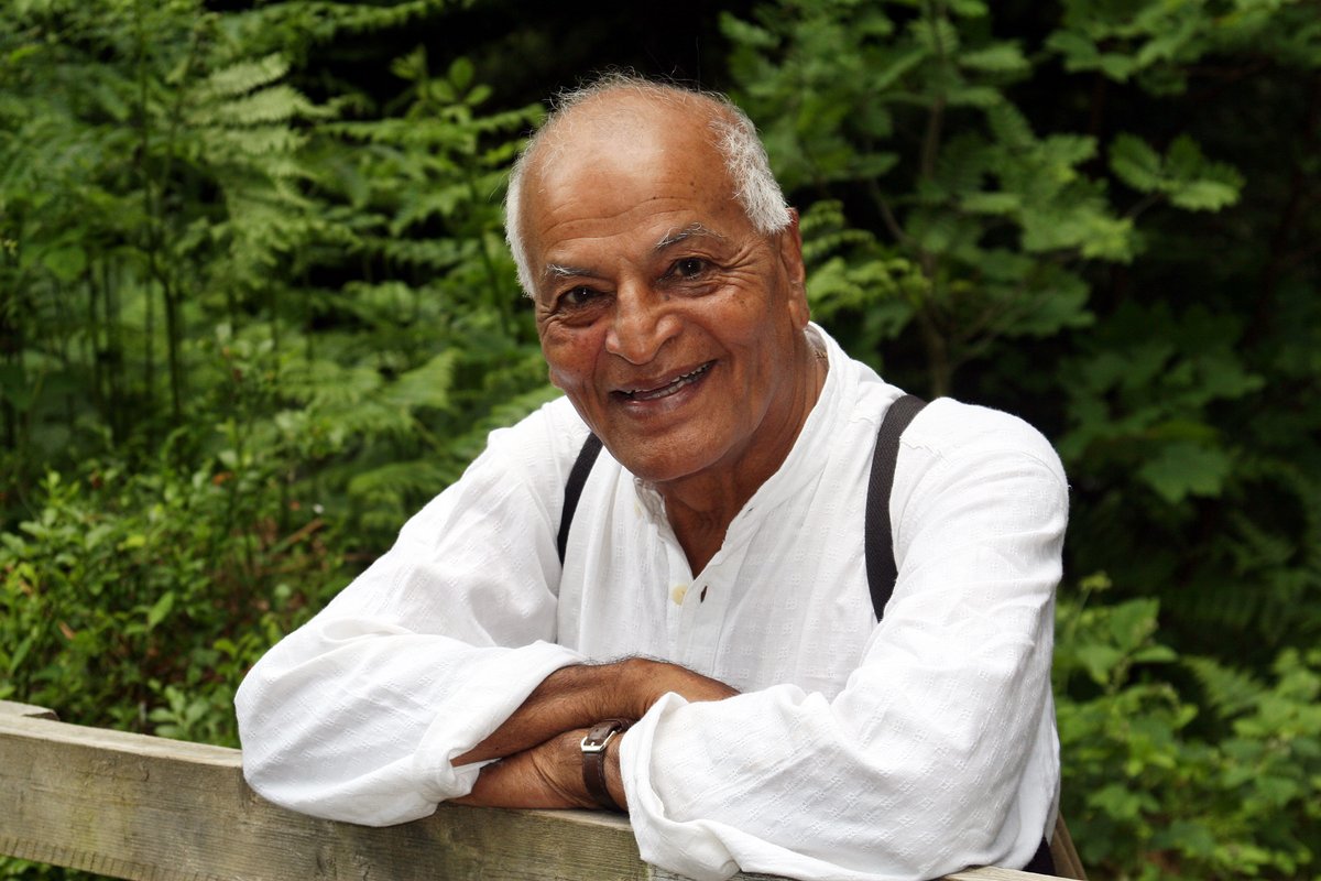 Cotesbach's tweet photo. Fantastic opportunity to see world-renowned peace activist Satish Kumar speak @Cotesbach on Sun June 20th 4pm. @leicslive @rugbyadv @RugbyObserver @hinckleytimes @LeicsCulture #CET_Events #lutterworth #rugbytown #hinckley #inspirationalspeaker https://t.co/CvLbQybJy3