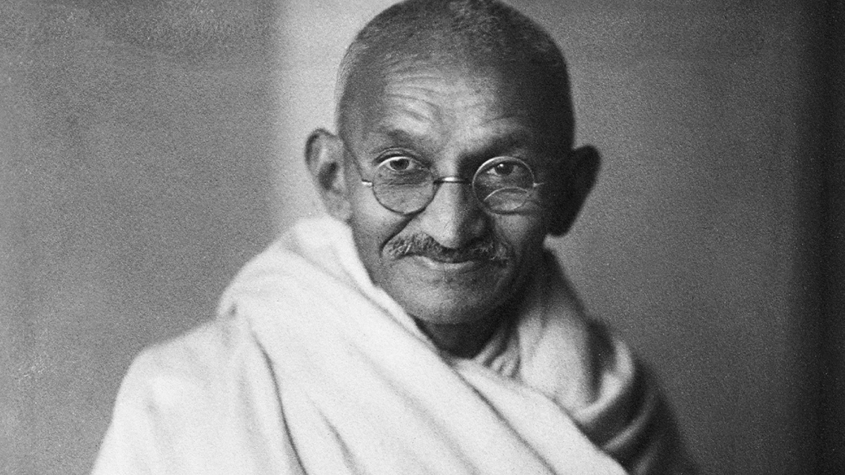 NewsBytesApp's tweet photo. Ashish Lata Ramgobin, great-granddaughter of Mahatma Gandhi, has been sentenced to seven years in prison by a court in South Africa in connection with a six million rand (currency of South Africa) forgery case. #MahatmaGandhi 

Here's the complete story: https://t.co/tMuNfEPx8I https://t.co/MQlytbUjRo