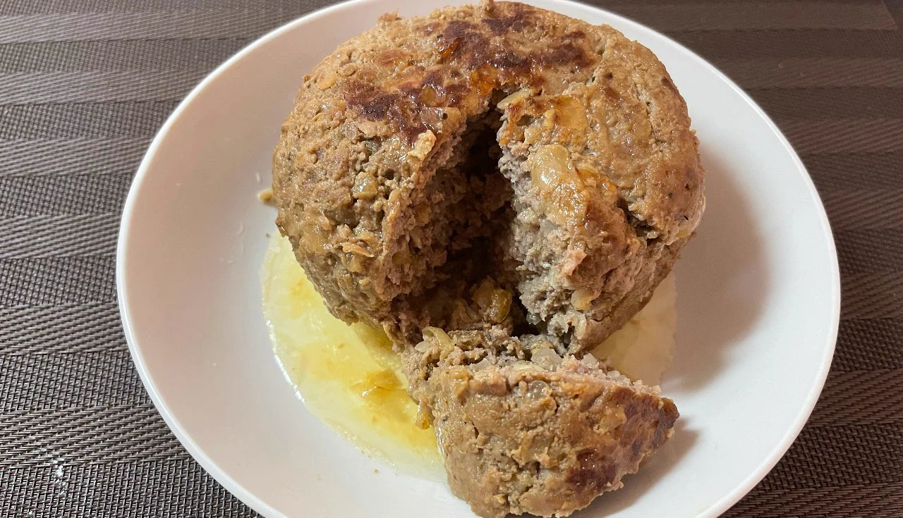 炊飯器で作ったハンバーグが最高！ジューシーすぎて肉汁爆弾だと話題！