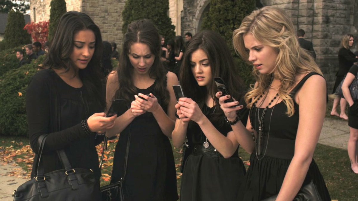 SeriesUpdateFR's tweet image. Il y a 12 ans, la série Pretty Little Liars diffusait son premier épisode.
