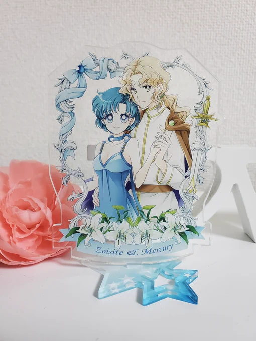 個別～💕
クンヴィだけ主の前でww(間違って消して撮り直した
枠内の背景のグラデーションは見事に(薄すぎて)消えたww
カットもう少し丸くすればよかったなぁ
あと黄色がやっぱり難しい～😭 