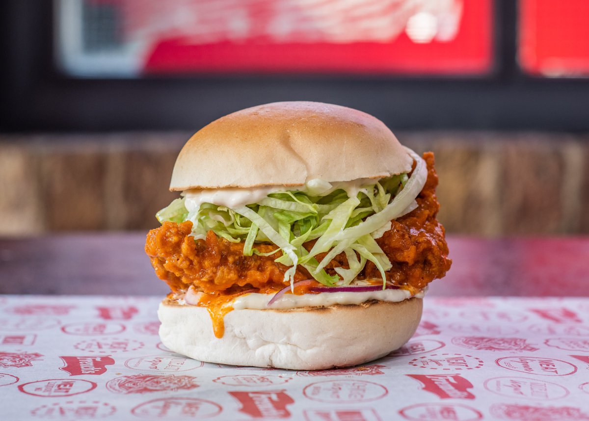Too hot to cook🥵

Let us do the work💅

🍔+🍟+🥤= £12 lunch deal

#MEATliquor #BuffaloChickenBurger
