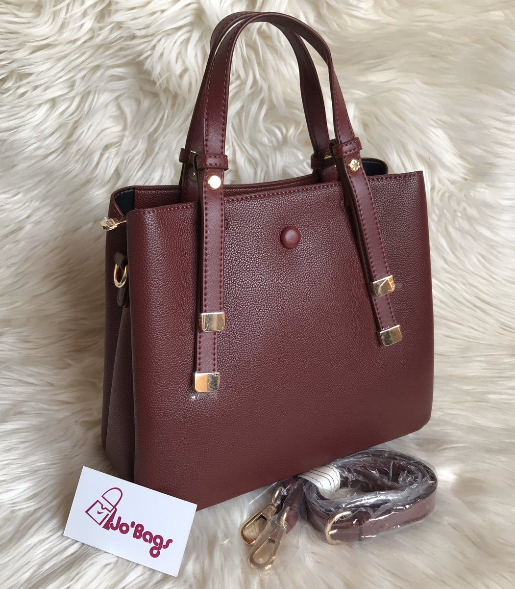 JoBags_256's tweet image. Beautiful maroon handbag is available at 90,000 shs only! Call/WhatsApp 0781508395 for delivery. #mediumsize