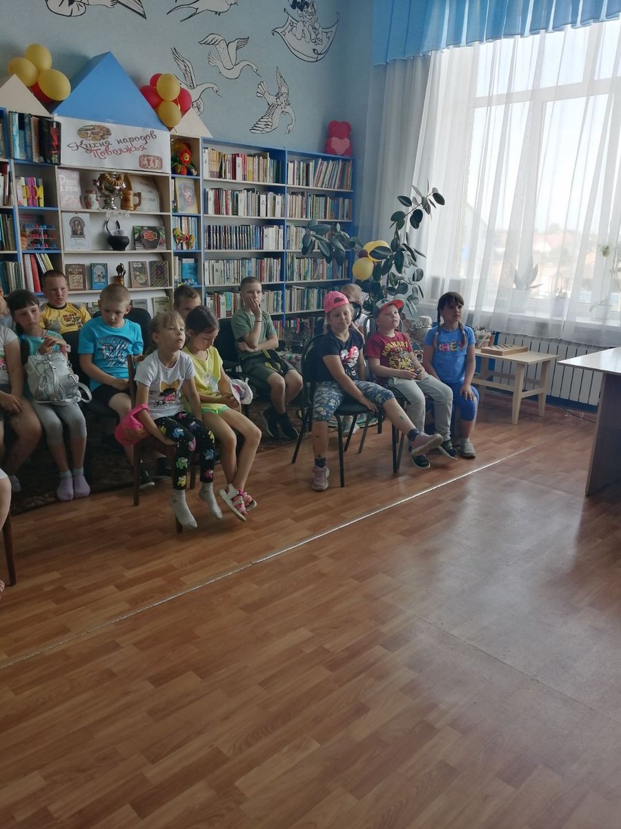 LunacharSch's tweet photo. 8 июня 2021 мероприятия в летнем лагере были посвящены Александру Невскому. Исторический час "Святой витязь земли русской" провели работники сельской библиотеки. Педагог дополнительного образования Азязова О. В . организовала спортивную игру "Богатыри земли русской". https://t.co/bu8dhf5lzK