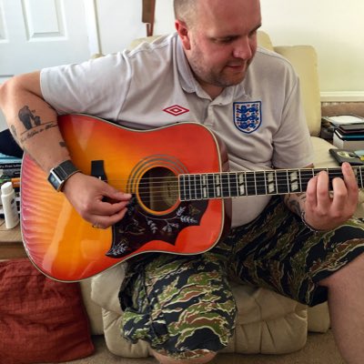 DirtyLyle's tweet photo. New guitar! In love already 😍 Wanted a @Epiphone Hummingbird for years. Finally got hold of one. And it’s definitely been worth the wait. Gorgeous guitar.
#NewProfilePic #epiphone #epiphonehummingbird https://t.co/xeqMlhvZA5