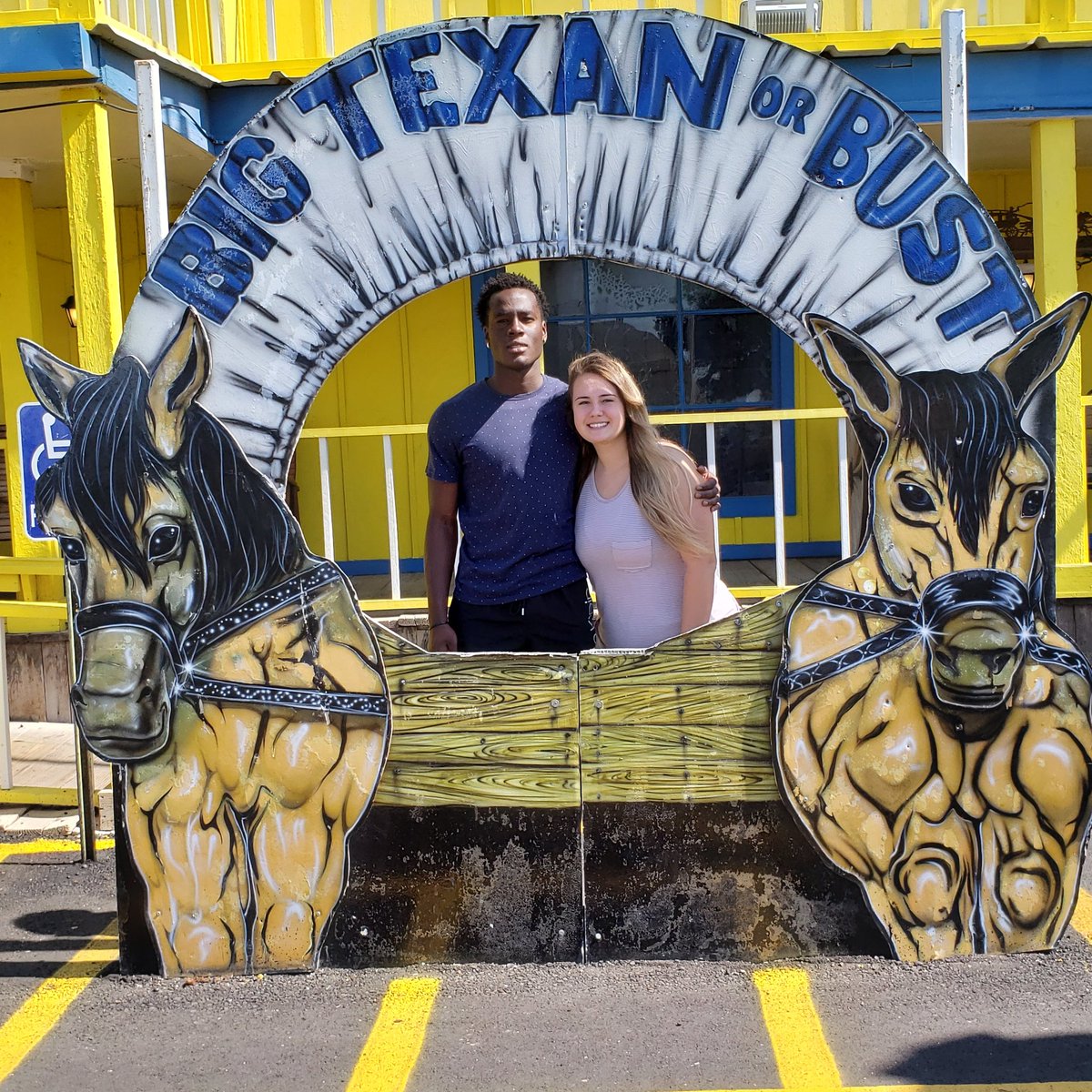 JeannieHey's tweet photo. #72OZSTEAK Then and now vacation with my babies. https://t.co/1NotMAZey6