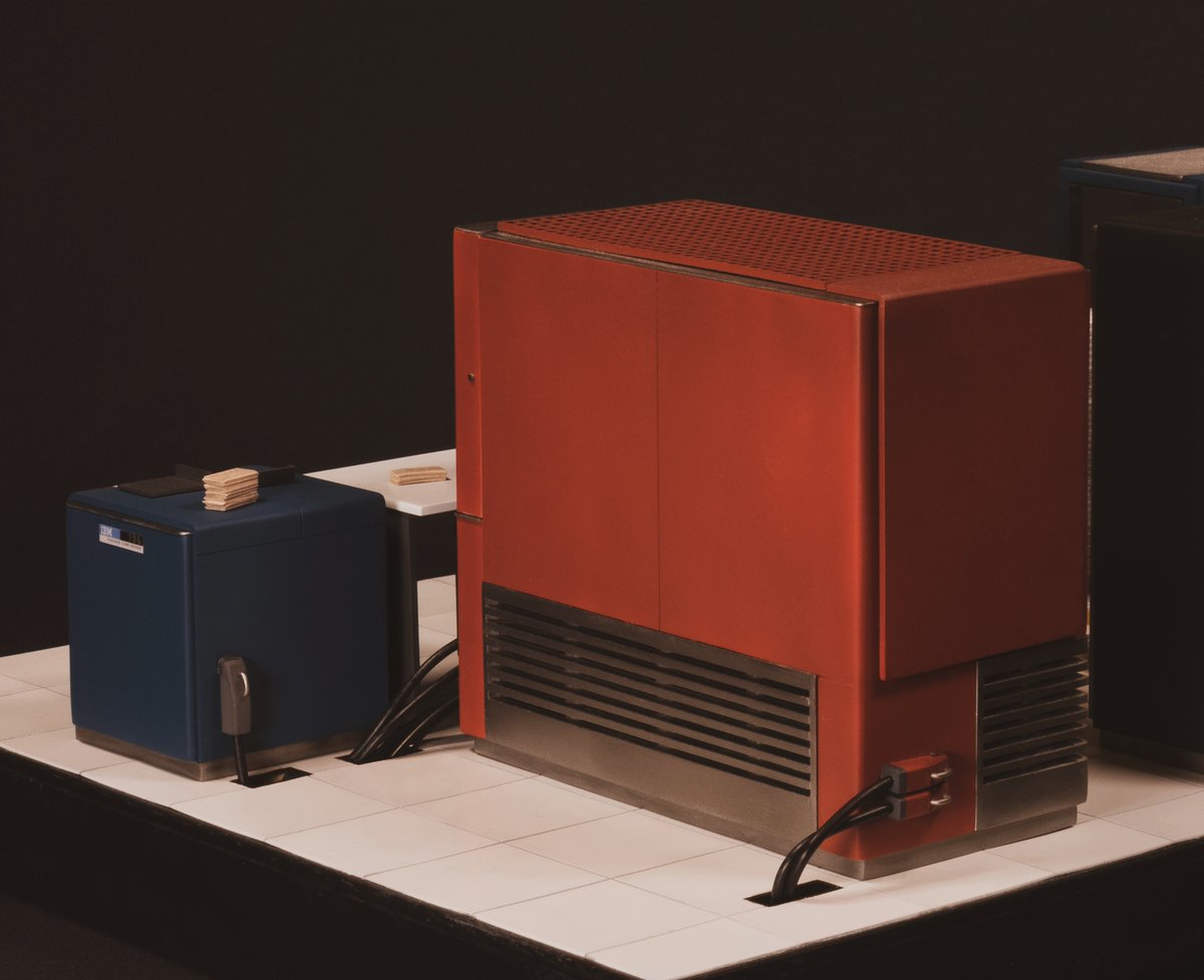 6502b's tweet image. IBM 704 Vanguard Datacenter. 1:16 Scale model styrene scratch build. The Vanguard system had a pretty neat color scheme, I am really happy with how this one turned out. #IBM #scalemodel #mainframe
