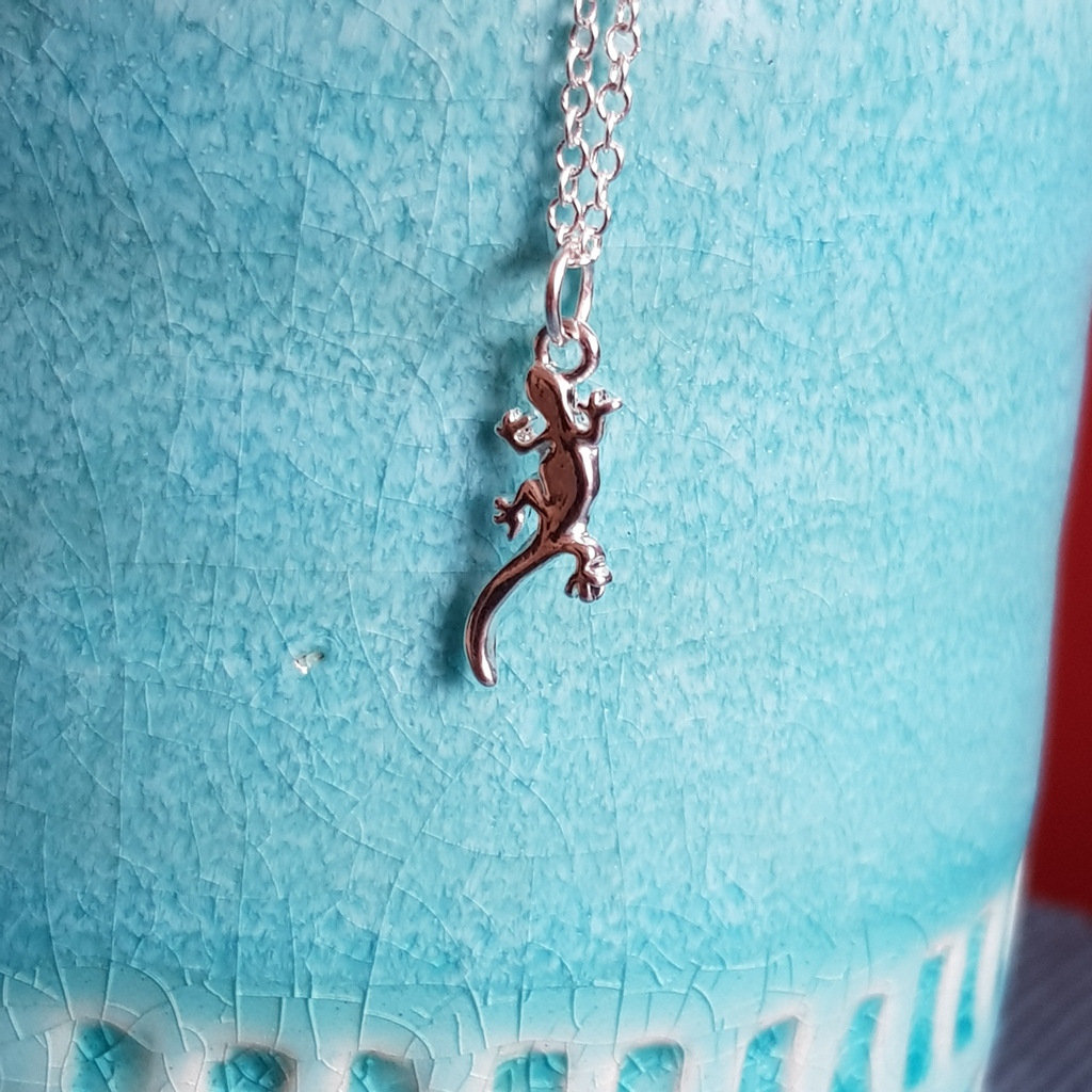 This little guy just wants to go home with you and be your friend!  He won't be any trouble and he doesn't even need feeding because he's made from silver-filled brass which is hypoallergenic.  
🦎 #wearewildginger #geckonecklace #animaljewellery #silverfilled #cutejewellery