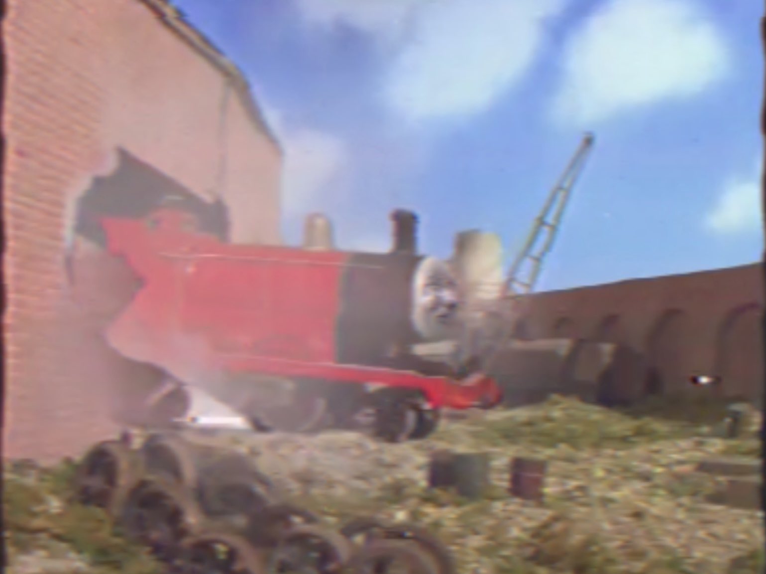 𝙼𝚊𝚜𝚘𝚗 𝙳𝚎𝚢 on X: The Fastest Red Engine on Sodor (1998