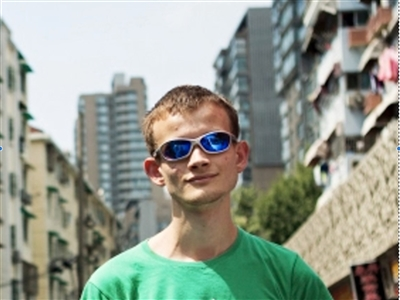 beijingdou's tweet photo. Thank you to @RCPunks for gifting me this reimagined real-life cryptopunk. Kind of reminds me of the Vitalik meme. 😂 https://t.co/InrUWxjn85 https://t.co/KQFZNsAT2P