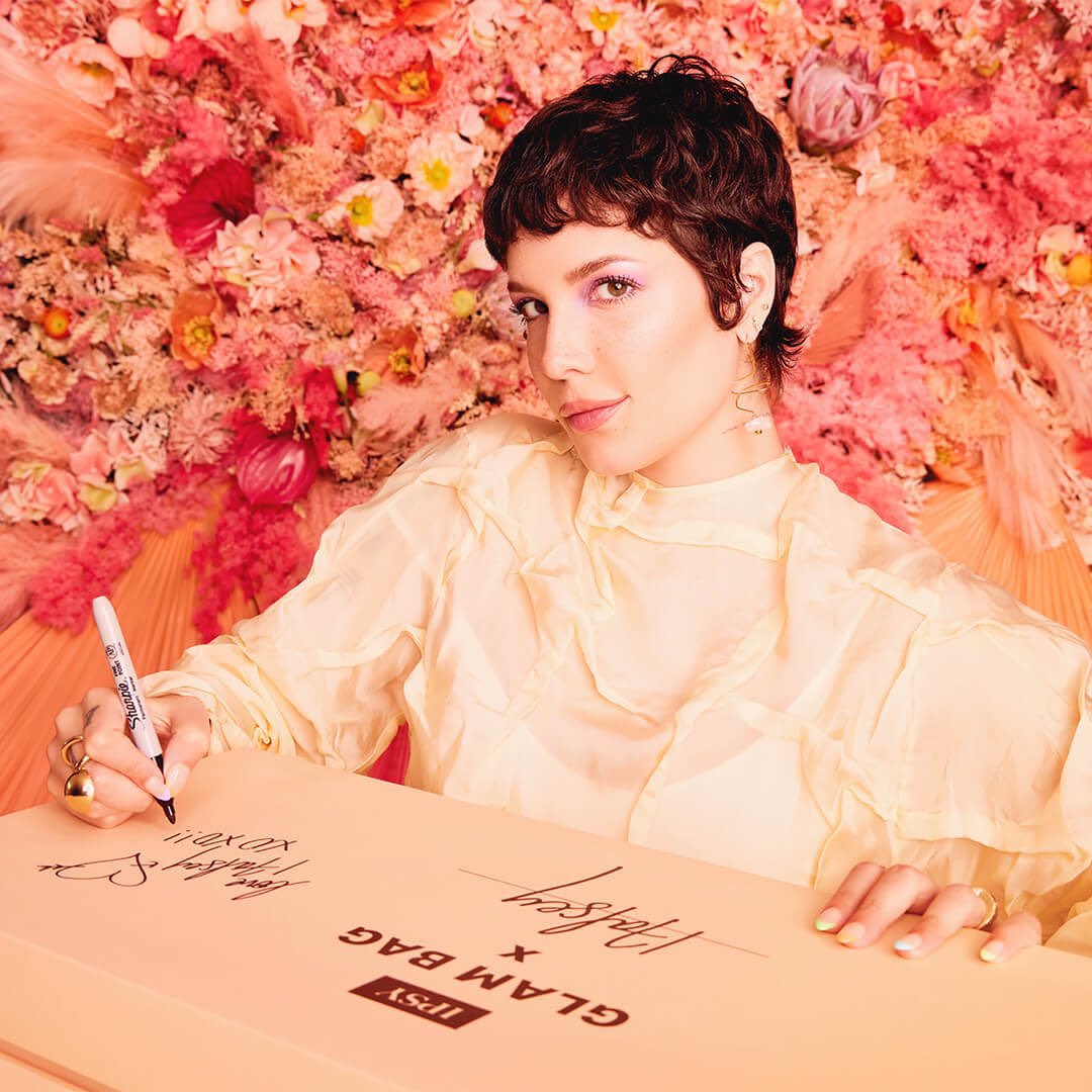 (Halsey Updates)✨ tweet media