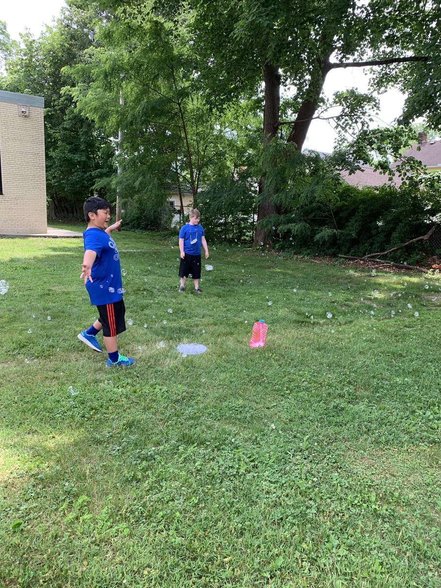 Bubble day frisbee fun! <a href="/WeAreMPSD/">MPSD</a>