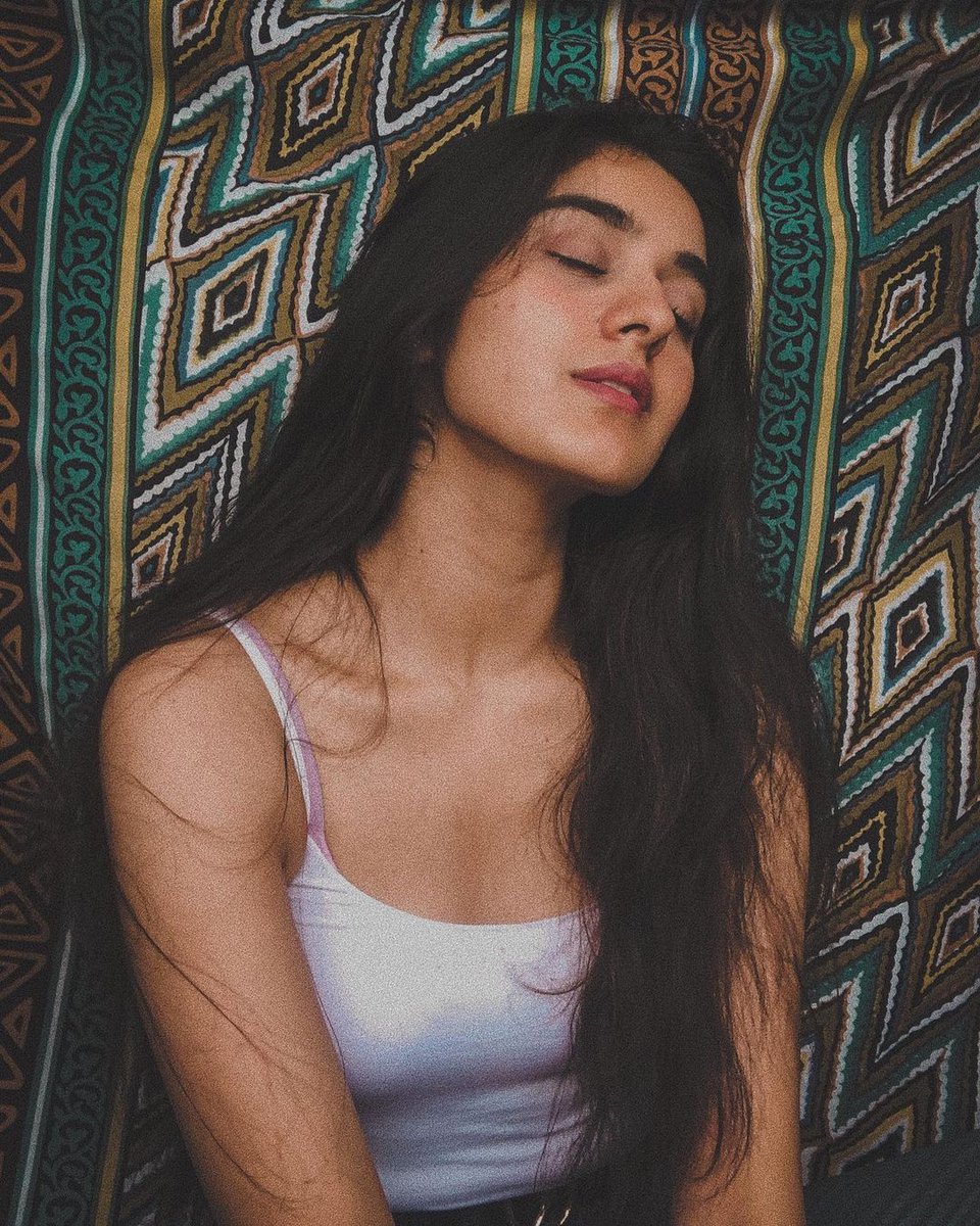 Hibernating #Selfportrait 
Gudni8 everyone ❤

#sakshivaidya