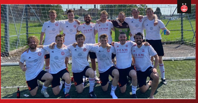AberdeenFC's tweet photo. 🏆 Congratulations to The London Dons (@RobRoyReds) who celebrated title glory last weekend as they picked up the Senior Two South title in the Amateur Football Combination!

🔴 In the area? They are looking for new recruits ahead of the new season!

Find out more ⬇️