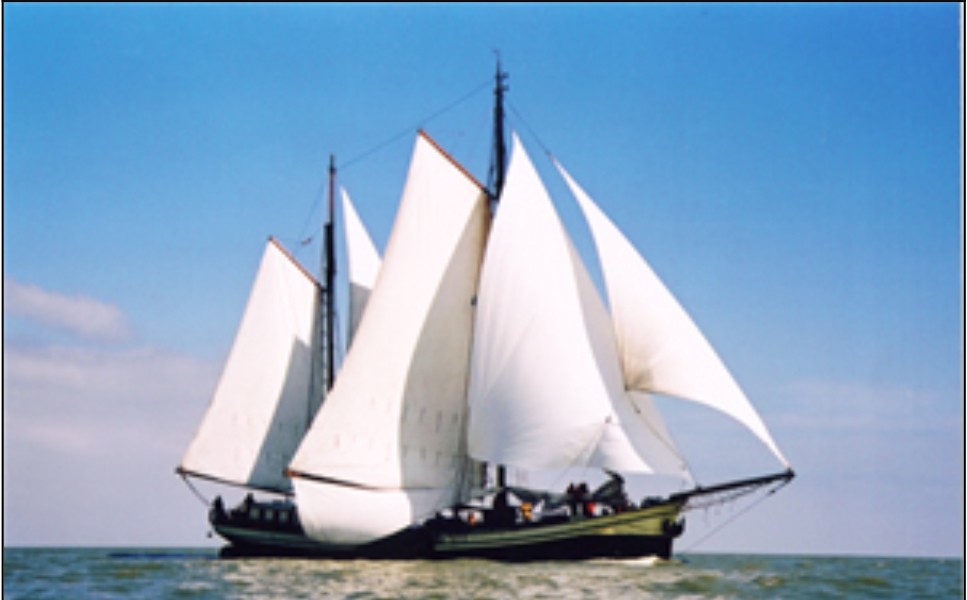 Op 8 juni 2006 raken acht leerlingen gewond door een gasexplosie aan boord van een tweemastklipper in de haven van Medemblik.