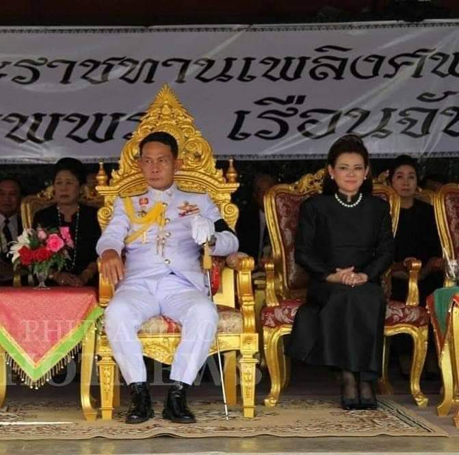sirotek's tweet photo. ประยุทธ์หมดบารมี ป.ป.ช.ลงมติ 9-0 ฟัน "พล.อ.ปรีชา" แจ้งบัญชีทรัพย์สินเท็จตัวเองยุค สนช.กับ "คุณนายผ่องพรรณ"
โทษสูงสุดถึงคุก https://t.co/Ii8Rj272MM