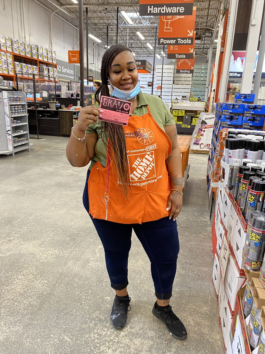 Elena Benitez tweet media