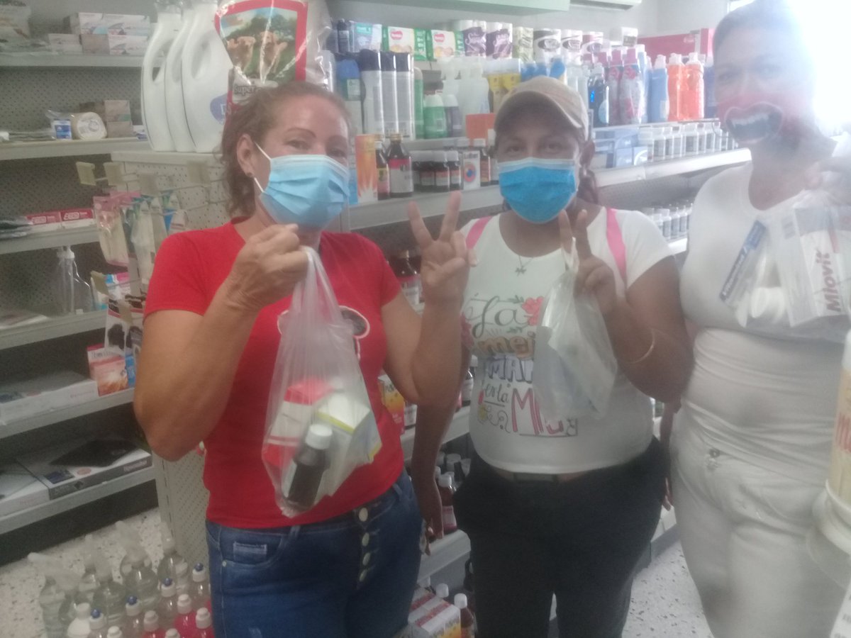 ClapsEsLib's tweet photo. #PuebloLibertario #08jun2021 Ing Orlando Miranda Alcalde del municipio Jimenez haciendo entrega de medicamentos a lideres para darle respuestas a las comunidades porque la salud es prioridad @MirandaEnAccion @soyangeladi @AdolfoP_Oficial @dcabellor @GloriaArraiz @jarraiz4violin https://t.co/agZNZVeewf