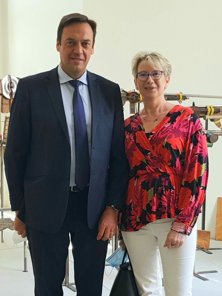 TourismeW's tweet photo. Nathalie et Pascal ont représenté, ce mardi 8 juin, l'Office de Tourisme de Wasquehal à l'Assemblée Générale des Offices de Tourisme du Nord au LAM-Musée d'Art Moderne. Une présence bien appréciée qui contribue à développer le rayonnement de notre ville. https://t.co/h2SbcH88hg