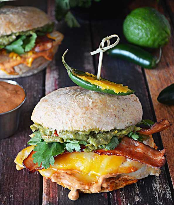 lafiestamarkets's tweet photo. Treat your taste buds to one incredible sandwich. The Tequila Lime Chicken Sandwich with Guacamole and Chipotle Mayo is jam packed with big flavors in every bite. > https://t.co/Bf4lOovAhQ https://t.co/kVnk2wZiaD