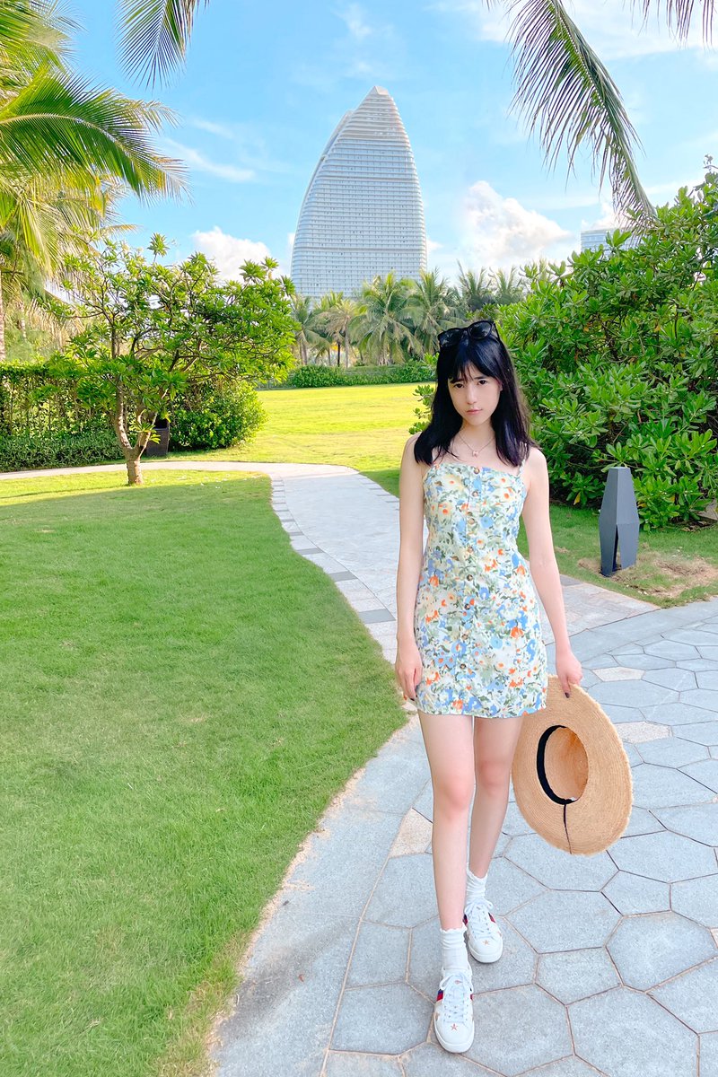 天氣和我一樣熱💖💖💖 EllieLi艾栗栗栗子吖 @ellieailili