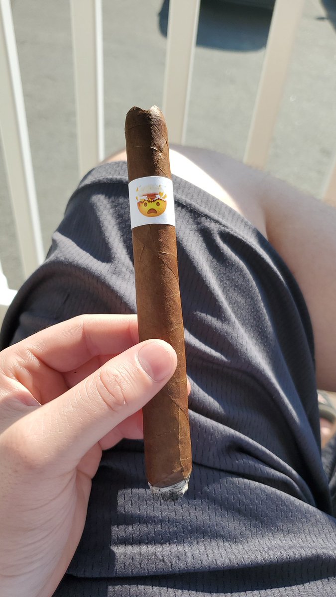 Took a month off smoking. Decided to start up again with <a href="/prohibcigars/">prohibitioncigars</a>  👊!