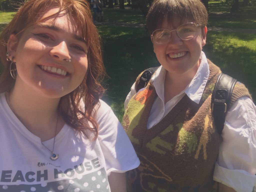 _amiekirby's tweet photo. I’m practically squinting because the sun was in my eyes but I met @mo3llyxp today after exclusively chatting via Zoom diss meetings! ☀️ https://t.co/v1nEKTk5qG