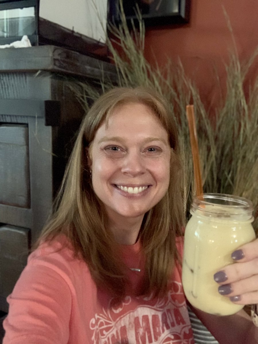 It’s #tastytuesday folks! Peach-mango breakfast shake to start off the day