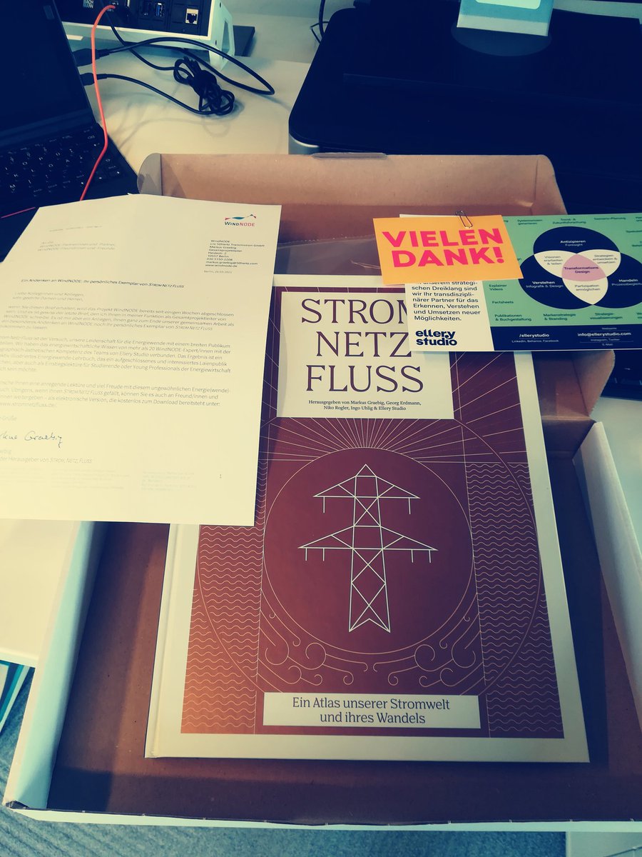 Just unboxed this nice present from <a href="/windnode/">WindNODE</a> Headmaster @markusgraebig. Thank you for this superb book, I will use it to explain my son what I did when he turns six!
🤓